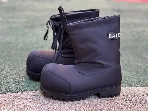 Botas de nieve Balenciaga Negro Balenciaga Balenciaga Otras botas de nieve de manga media de cabeza 