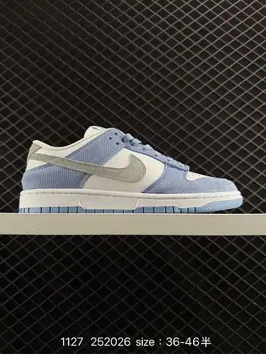 El esquema general de color de la pana azul de pana rosa 1yu3poo nike dunk Low utiliza rosa y blanco