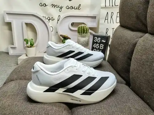 Adidas adizeroeid SL M jp62poo6 zapatillas ligeras Adidas running Shoe diseño siempre presenta una s