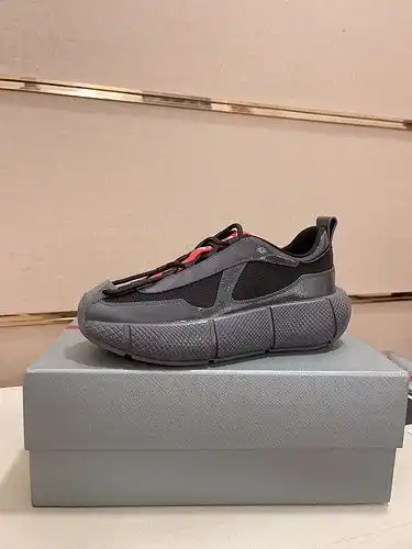Prada zapato para hombre código 1yu1yu29C2poo Talla3844