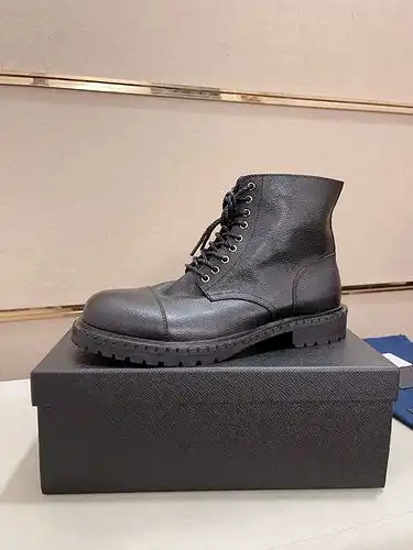 Código de calzado masculino Prada 1yu1yu29d5po talla 3844