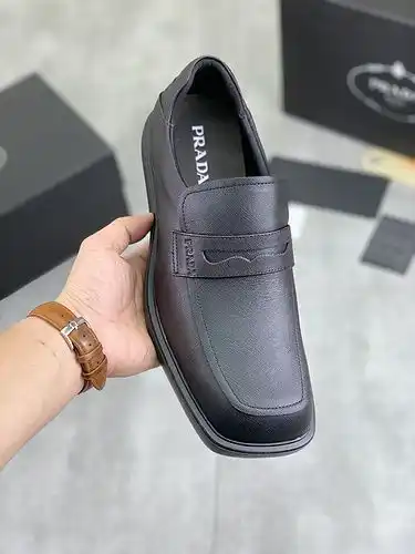 Prada zapato para hombre código 1yu2poo3C2poo Talla3844