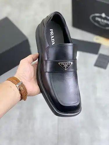 Prada zapato para hombre código 1yu2poo3C2poo Talla3844
