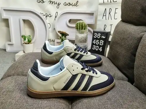 El clásico original del 3poo4d Adidas Wales Samba de los últimos siete años está hecho de terciopelo