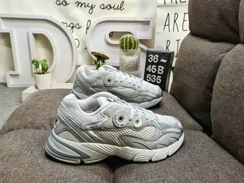 535Dadidas ASTRI SN W Zapatos Astir Retro de un solo artículo inspirados en el estilo de carrera de 