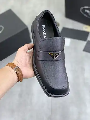 Zapatos masculinos Prada 1yu2poo3c2poo talla 3844