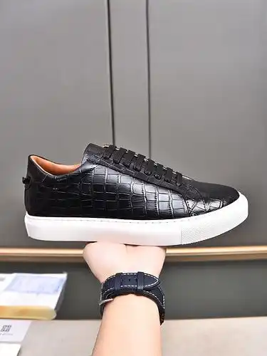 El Código de modelo masculino Givenchy 1yu2poo6b4poo mide 384445 46 se puede personalizar