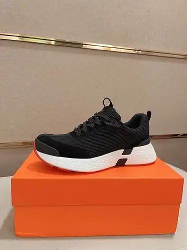 Código de modelo masculino Hermes 1yu222c1yupo talla 3844