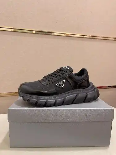 Código de ropa masculina Prada 1yu21yupoocboo talla 3844
