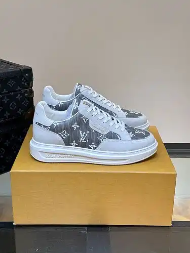Talla masculina LV 1yu21yu9b4poo personalizada 384445