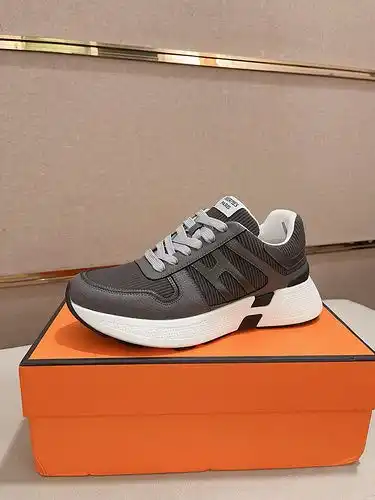 Código de modelo masculino Hermes 1yu222c1yupo talla 3844
