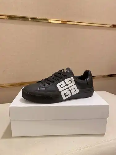 Código de modelo masculino Givenchy 1yu222b4po talla 3844