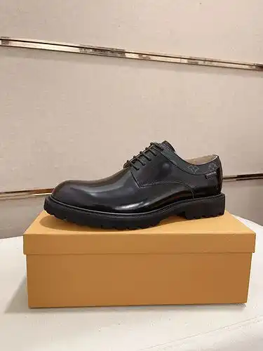 Código masculino LV 1yu222c1yupo talla 3844