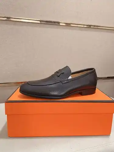 Código de modelo masculino Hermes 1yu222b9po talla 3844