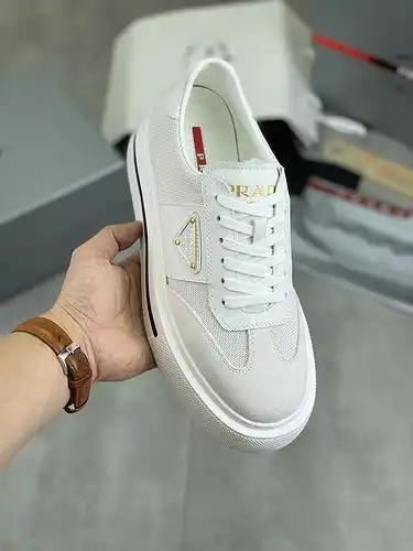 Código de modelo masculino Prada 1yu21yu3c2poo talla 3844