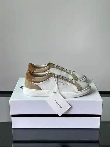 Código de estilo masculino Givenchy 1yu21yu9b3poo talla 384445 personalizado