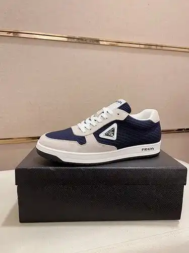 Código de modelo masculino Prada 1yu222b4po talla 3844