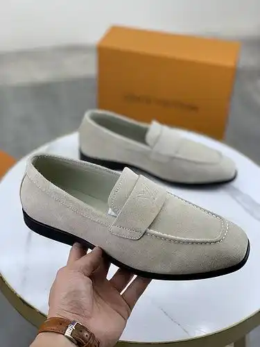 El Código de suela de cuero masculino LV 1yu21yu4epooo talla 3944 38 45 se puede personalizar