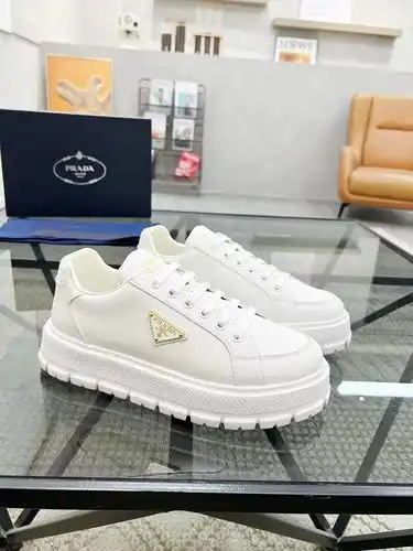 Código de modelo masculino Prada 1yu222b5po talla 3844