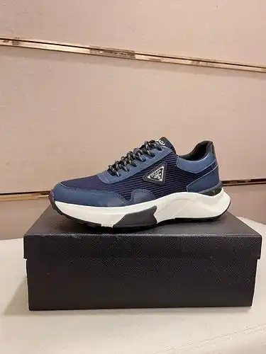 Código de modelo masculino Prada 1yu21yupob6poo talla 3844
