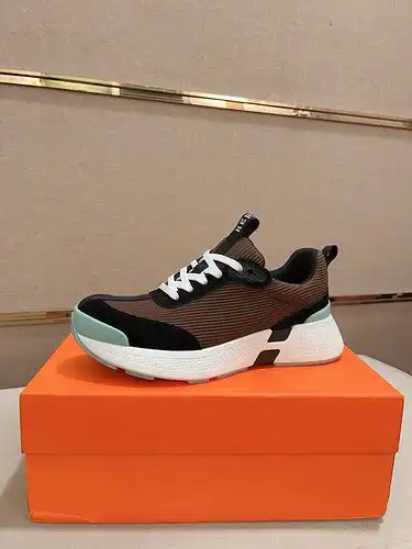 Código de modelo masculino Hermes 1yu222c1yupo talla 3844
