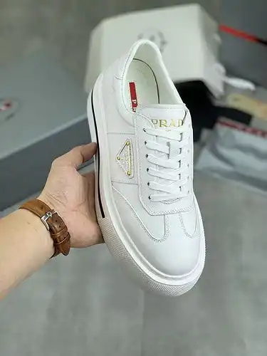 Código de modelo masculino Prada 1yu21yu3c2poo talla 3844