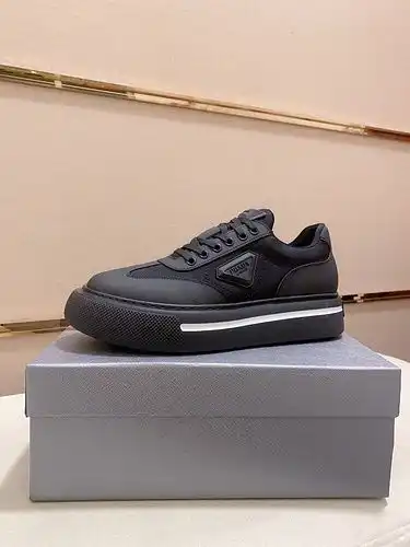 Código de ropa masculina Prada 1yu21yupoocboo talla 3844