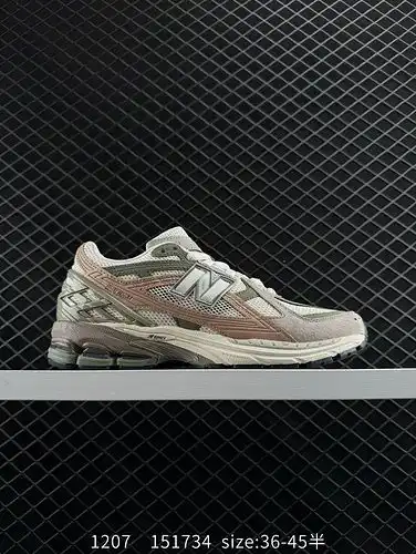 La colección 1yu7boo new balance m1yu9poo 6 es un zapato retro de un solo artículo con elementos ret