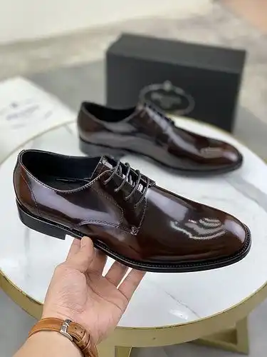 El Código de modelo masculino de la suela exterior de cuero Prada 1yu21yu4e4poo tamaño 3944384546 se