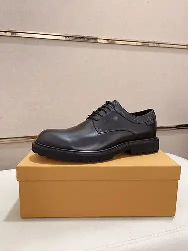 Código masculino LV 1yu222c1yupo talla 3844
