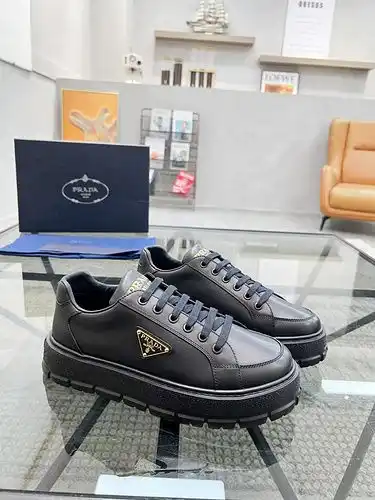 Código de modelo masculino Prada 1yu222b5po talla 3844