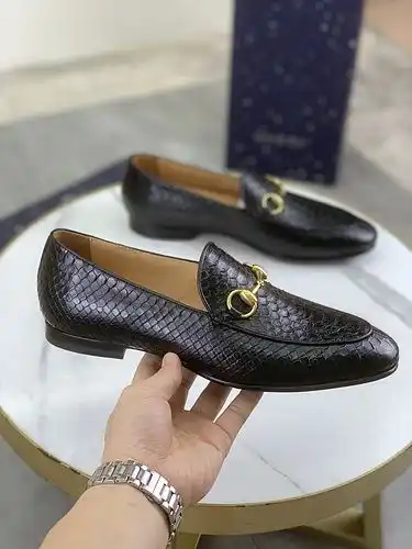 El Código de modelo masculino de la suela exterior de cuero guqi 1yu21yu4f9po tamaño 3944 38 45 se p