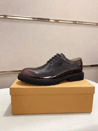 Código masculino LV 1yu222c1yupo talla 3844
