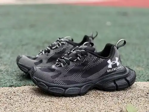Balenciaga 3xl andema negro Under Armour X balenciaga - balenciaga 3xl Cabeza Redonda negra