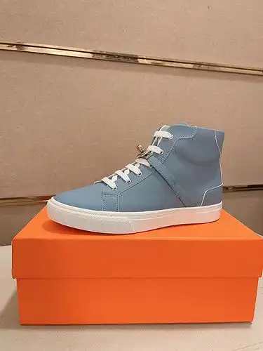 Código Hermes para hombres 1yu21yupob5boo talla 3844