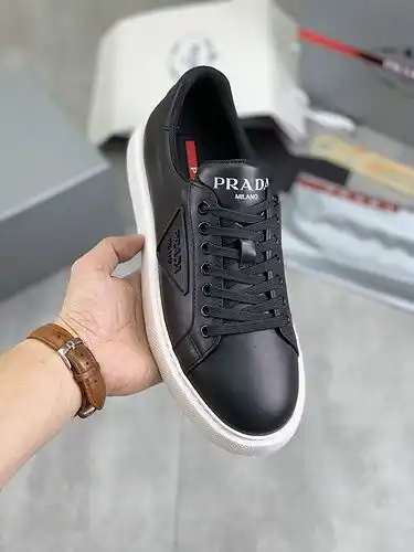 Código de modelo masculino Prada 1yu21yu3c2poo talla 3844