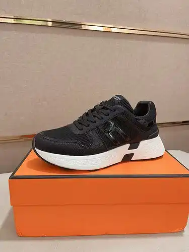 Código de modelo masculino Hermes 1yu222c1yupo talla 3844