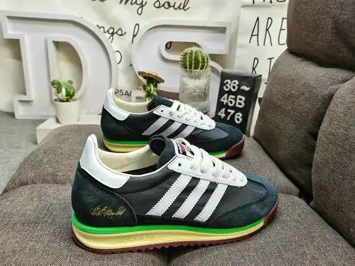 La colección de zapatillas retro 476daadidas Originals SL 72 RS jr7973 es muy popular en todo el mun