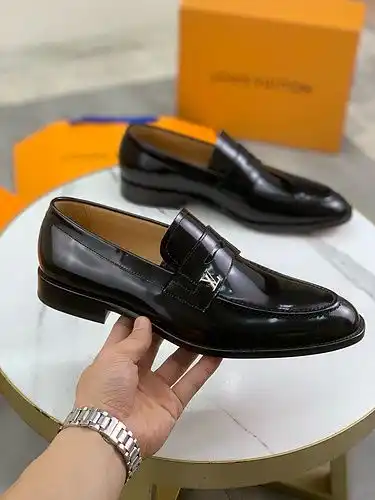 La suela exterior de cuero LV Código de modelo masculino 1yu21yu4e2poo tamaño 3944 38 45 se puede pe