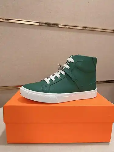 Código Hermes para hombres 1yu21yupob5boo talla 3844