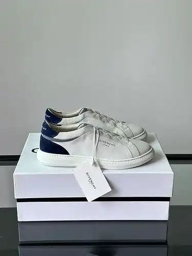 Código de estilo masculino Givenchy 1yu21yu9b3poo talla 384445 personalizado