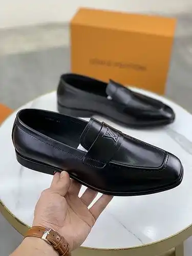 El Código de suela de cuero masculino LV 1yu21yu4epooo talla 3944 38 45 se puede personalizar