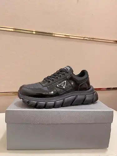 Código de ropa masculina Prada 1yu21yupoocboo talla 3844