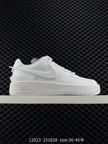 La zapatilla casual multifuncional 1yu4boo Nike Air Force 1yu de gama baja, con un rendimiento amort