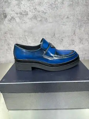 Código de modelo masculino Prada 1yu23pood6poo talla 3946