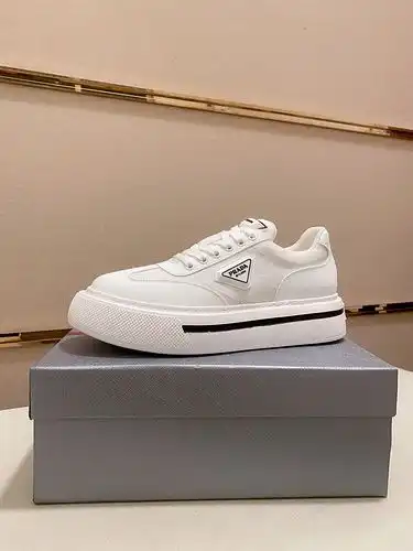Código de ropa masculina Prada 1yu21yupoocboo talla 3844