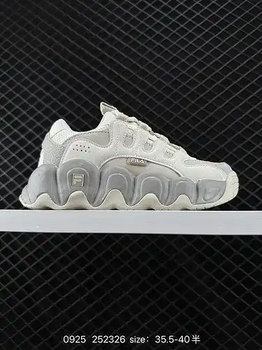 Fila crissant Xmas es una marca deportiva y de moda centenaria fundada por los hermanos fila en Bila