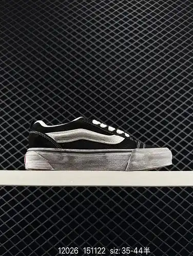 La versión retro de 1yu1yupoo vans knuskool vr3 LX Bread shoes Kanpur Julian series de zapatillas de