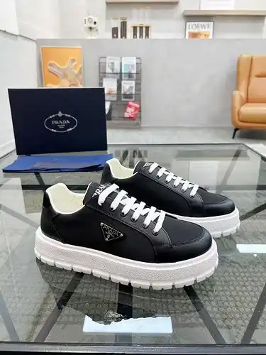 Código de modelo masculino Prada 1yu222b5po talla 3844
