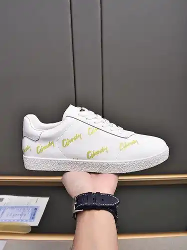 El Código de modelo masculino de Givenchy poo1yupoo8b3boo mide 384445 46 se puede personalizar